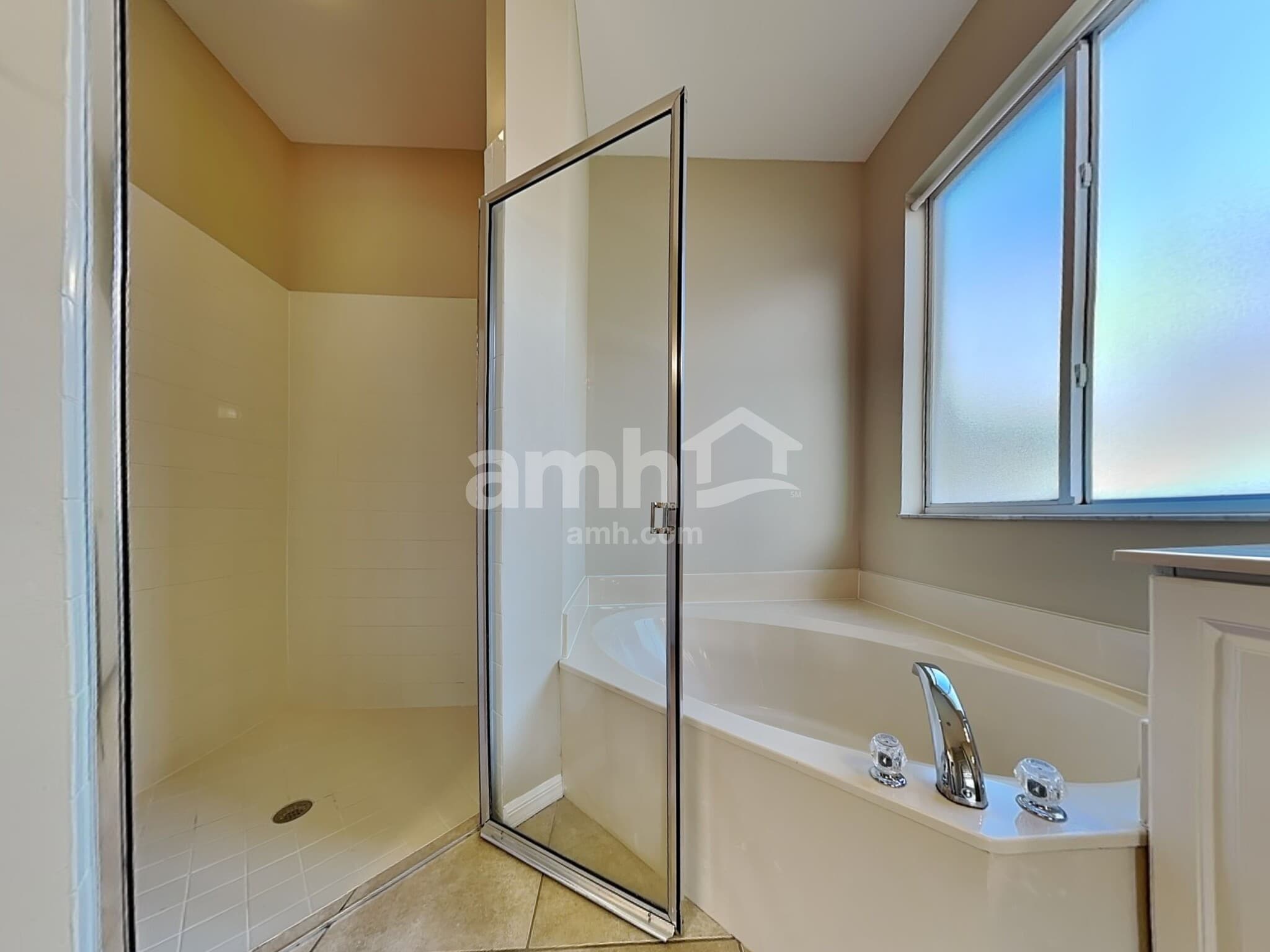 Building Photo - 9573 SW Flowermound Cir