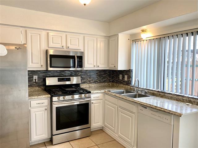 Building Photo - 3645 Mosswood Dr