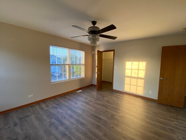 Building Photo - 610 Springbrook Trail N
