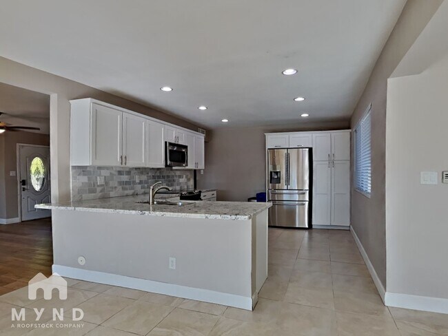 Building Photo - 3037 N 81st St