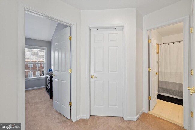 Building Photo - 43122 Shadow Terrace