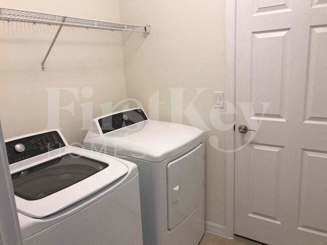 Building Photo - 217 NW 9th St