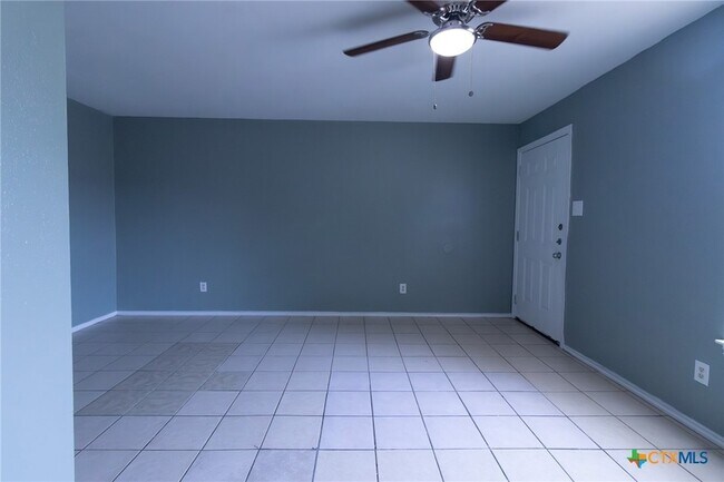 Building Photo - 1601 Benttree Dr