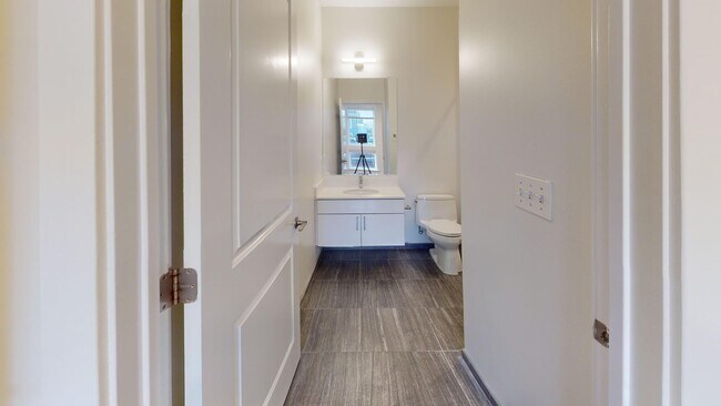 Building Photo - Georgia Avenue One Bedroom for Rent! Pets Welcomed!