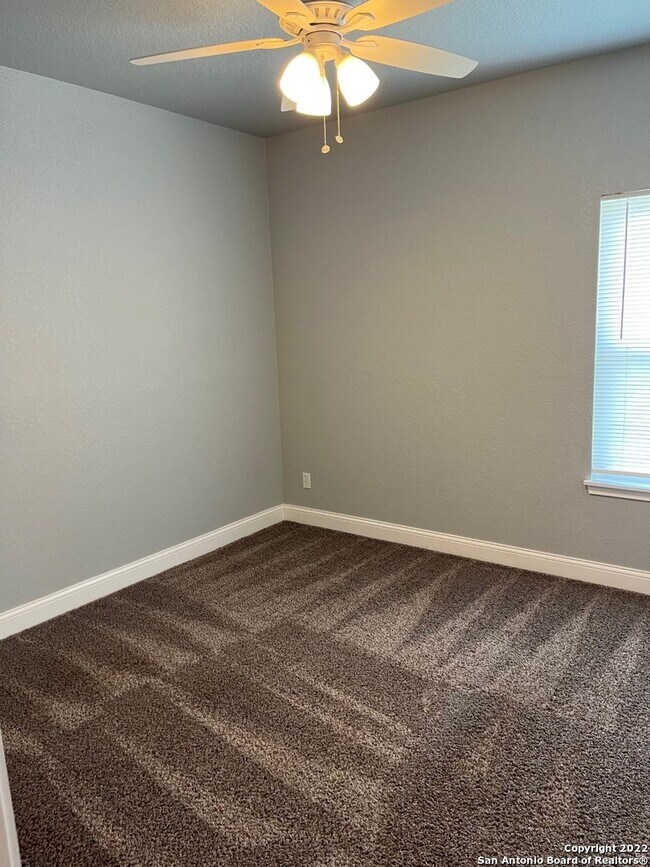 Building Photo - 118 Edgewood Cir