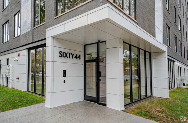 Building Photo - 6044 N Winthrop Ave