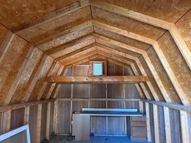 Building Photo - Huge Living Area, Storage Shed, Fenced Yard 3 bedroom Home