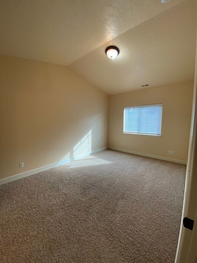 Building Photo - PHEASANT RUN CONDO (PR#37)