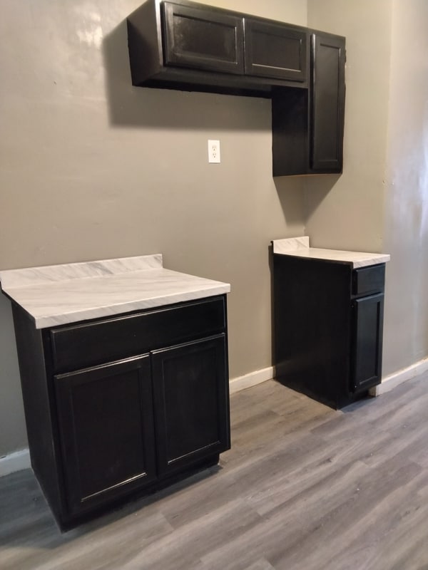 Building Photo - 19265 Riopelle St