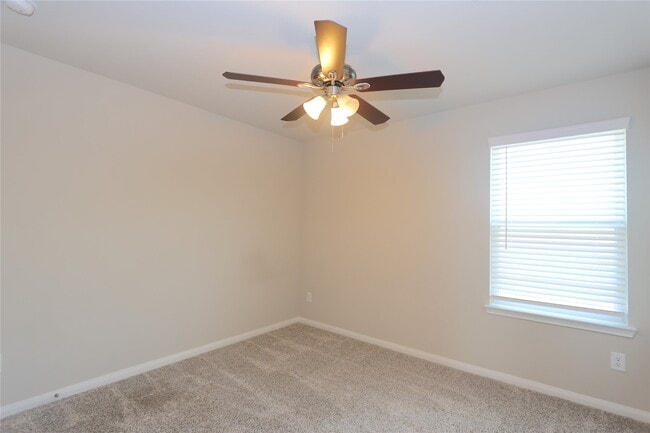 Building Photo - 7219 Toluca Dr