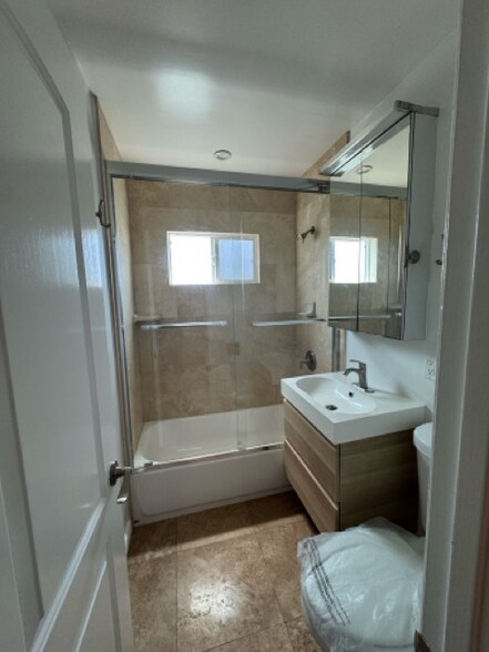 Building Photo - 5567 Inglewood Blvd
