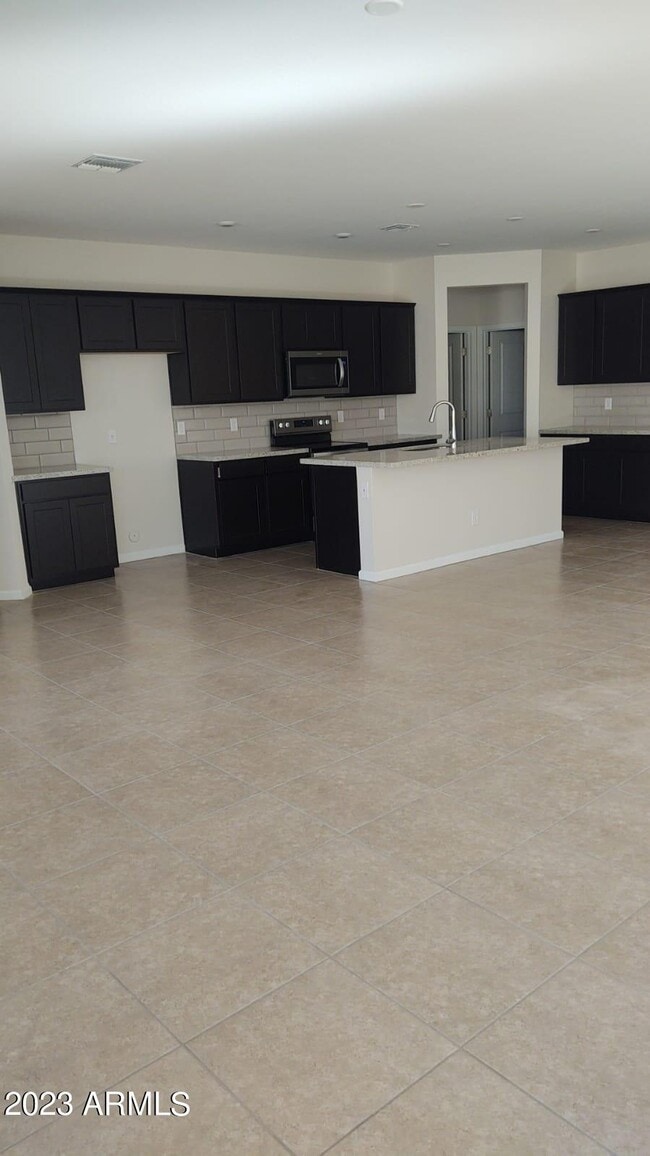 Building Photo - 17844 W Villa Hermosa Ln