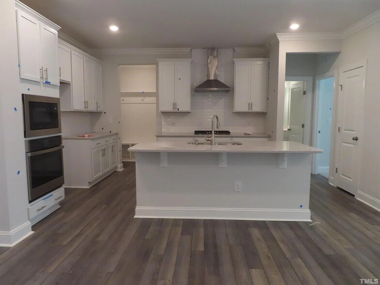 Building Photo - Room in Townhome on Chirping Bird Ct