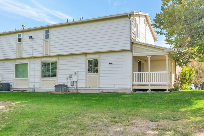 Building Photo - Charming 3-Bedroom Taylorsville Home with 3.5 Baths and Spacious Living