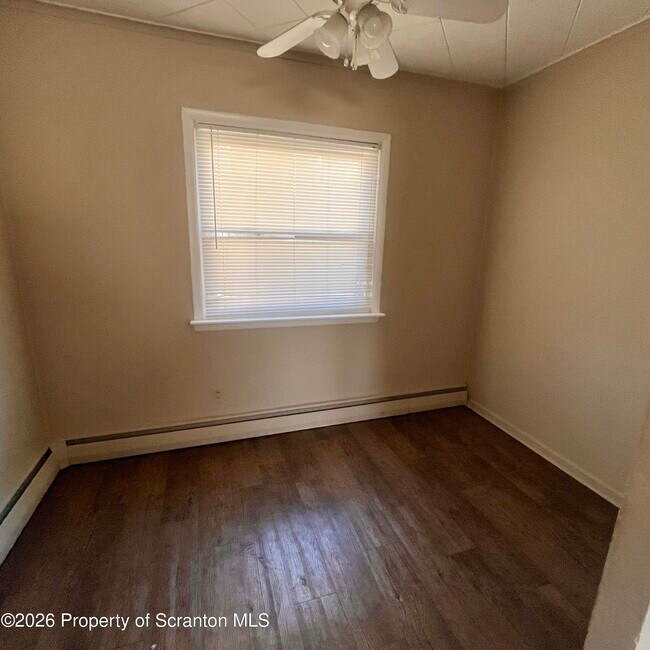 Building Photo - 707 Prospect Ave