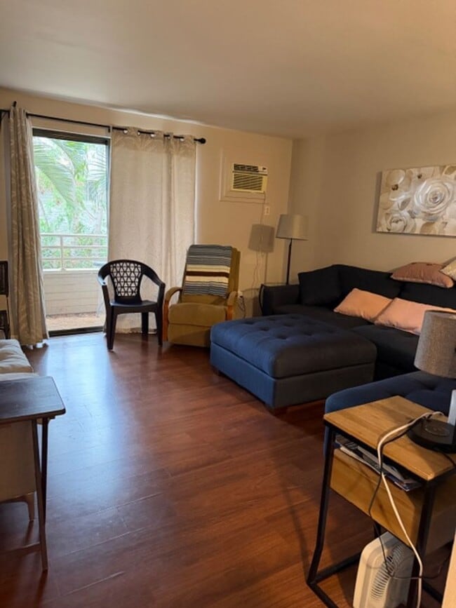 Building Photo - Kihei condo across beach