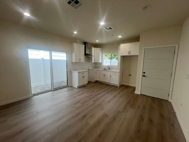 Building Photo - 7317-7321 Garden Grove Avenue
