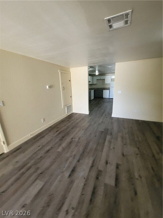 Building Photo - 3412 Townhouse Dr