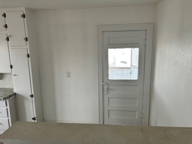 Building Photo - 415 S Cherry St