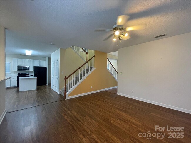 Building Photo - 5650 Berry Ridge Dr