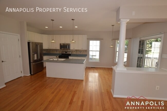 Building Photo - 122 Farmbrook Ln