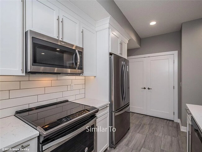 Building Photo - 2338 SE Sydney Ln