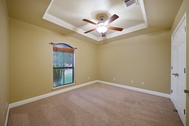 Building Photo - 1214 Sugar Land Dr
