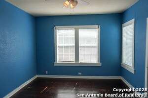 Building Photo - 419 W Lullwood Ave
