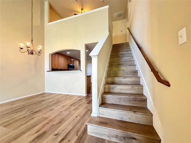 Building Photo - 1154 Sophia St W