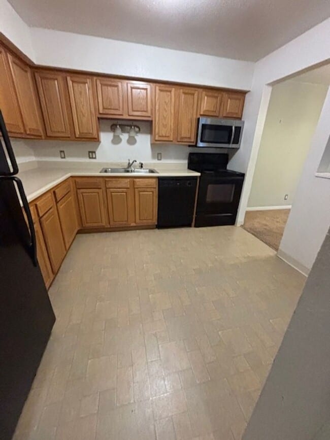 Building Photo - 2 BEDROOM/2 BATH CONDO FOR LEASE IN NORTHV...