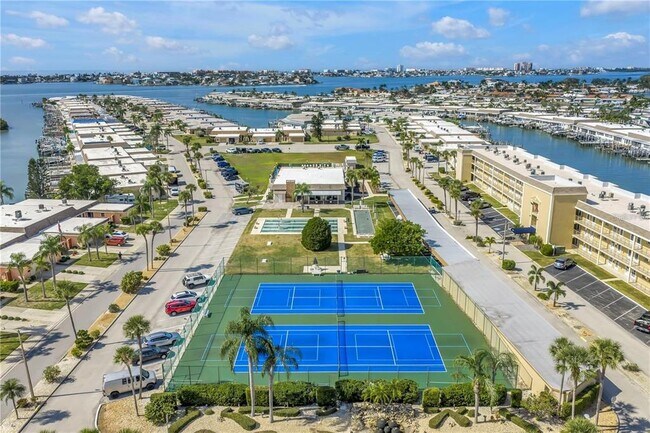 Building Photo - 143 Boca Ciega Point Blvd N