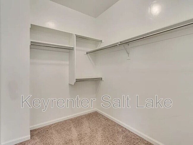 Building Photo - 31 N Palomino Way