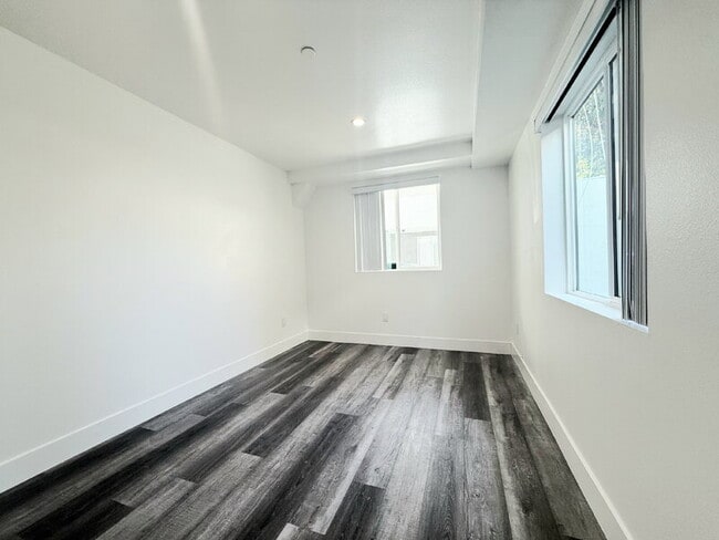 Building Photo - 2855 Cincinnati St