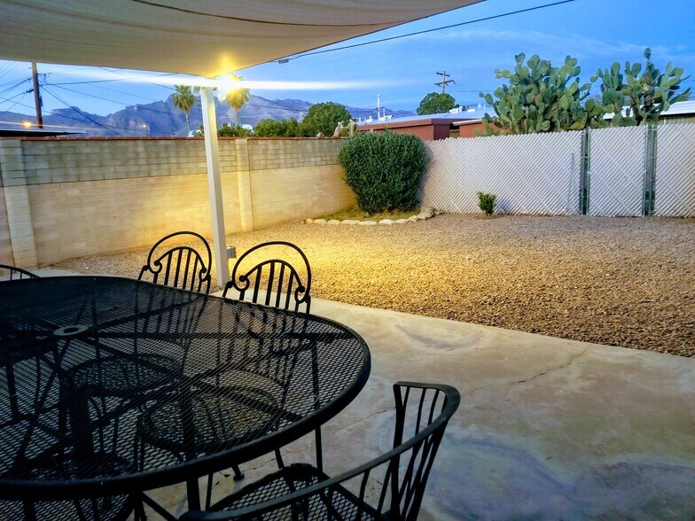 Patio area with partial Catalina Mountain views - 4342 N Radin Ave