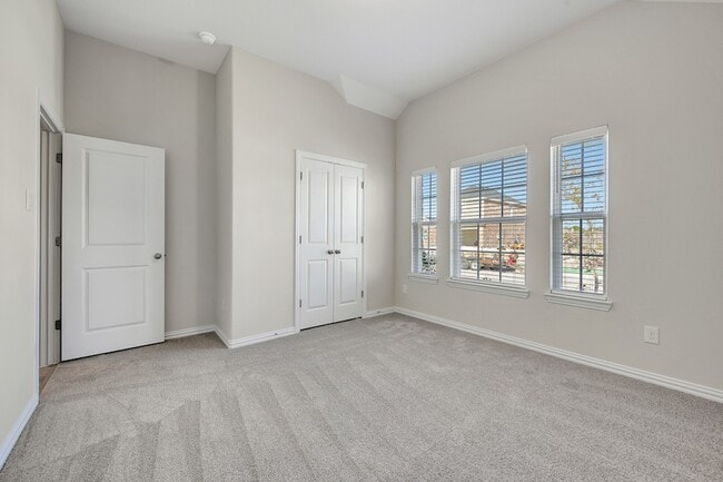 Building Photo - 2810 Woodbrook Dr