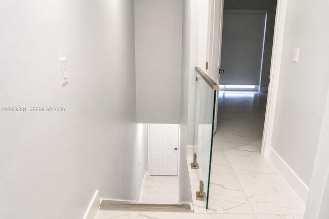 Building Photo - 2750 W 76th St