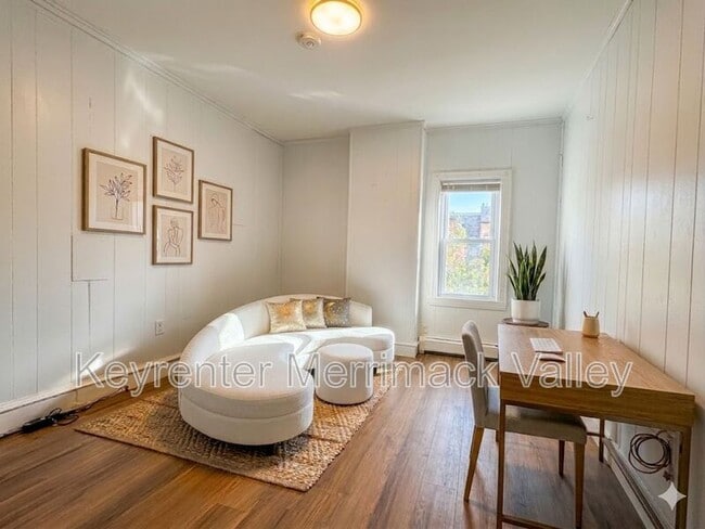 Building Photo - 58-60 Temple St 1st Fl