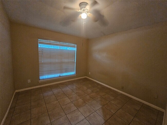 Building Photo - 23506 Hidden Maple Dr