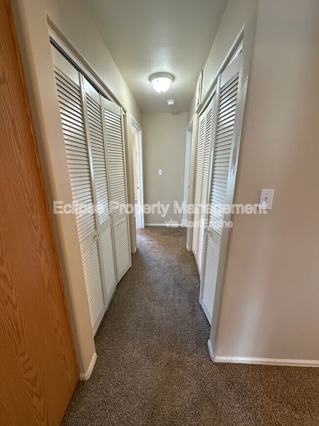 Building Photo - 488 Coronado Ct