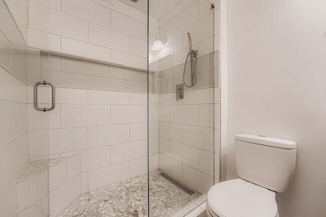 Building Photo - 800 Peachtree St NE