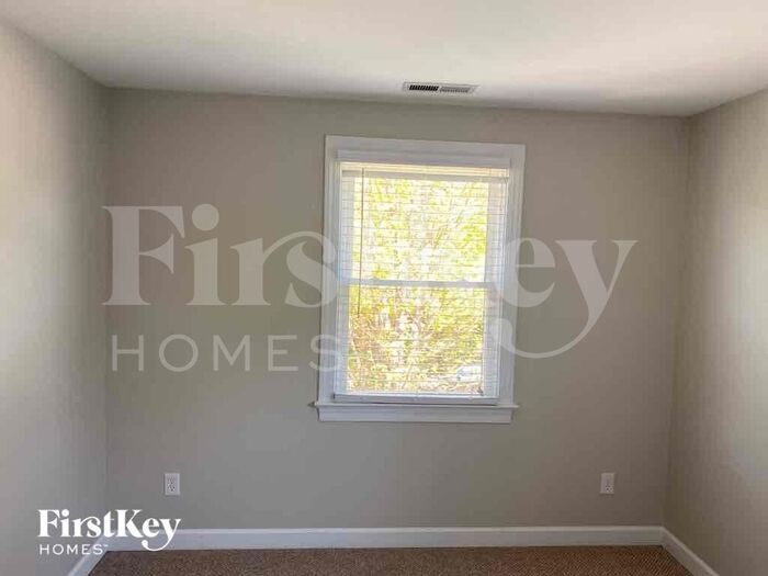 Building Photo - 307 Lucas Park Dr
