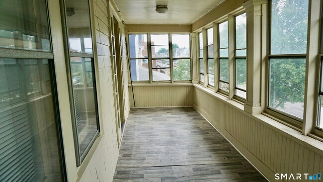 Building Photo - 316 Linwood Ave