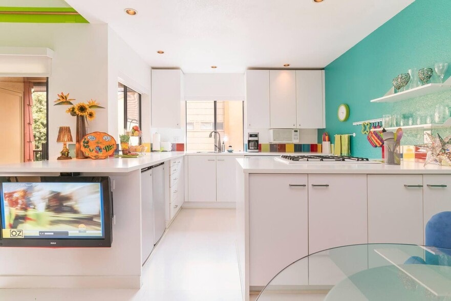 Kitchen 1 - 48255 Monroe St