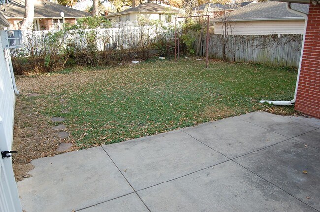 Building Photo - 3bd brick ranch in south-central Lincoln!