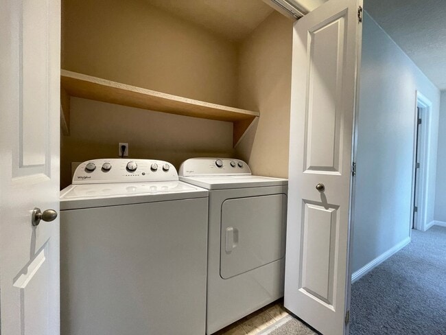 Building Photo - Lovely St Johns Home with Attached Garage, Outdoor Space, Washer/Dryer In Unit