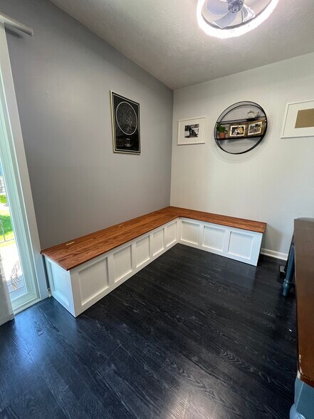 Building Photo - 12727 Woodcrest Plz