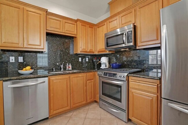 Building Photo - Wonderful Dublin Condo