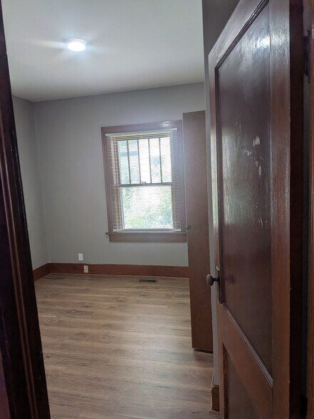 Building Photo - 1107 S Washington Ave