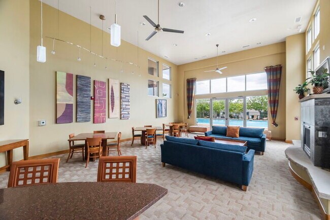 Building Photo - 10176 Park Meadows Dr