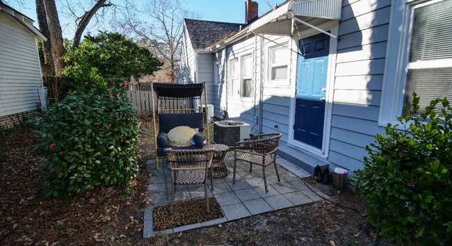 Primary Photo - 2 bedroom Grid House for rent!
